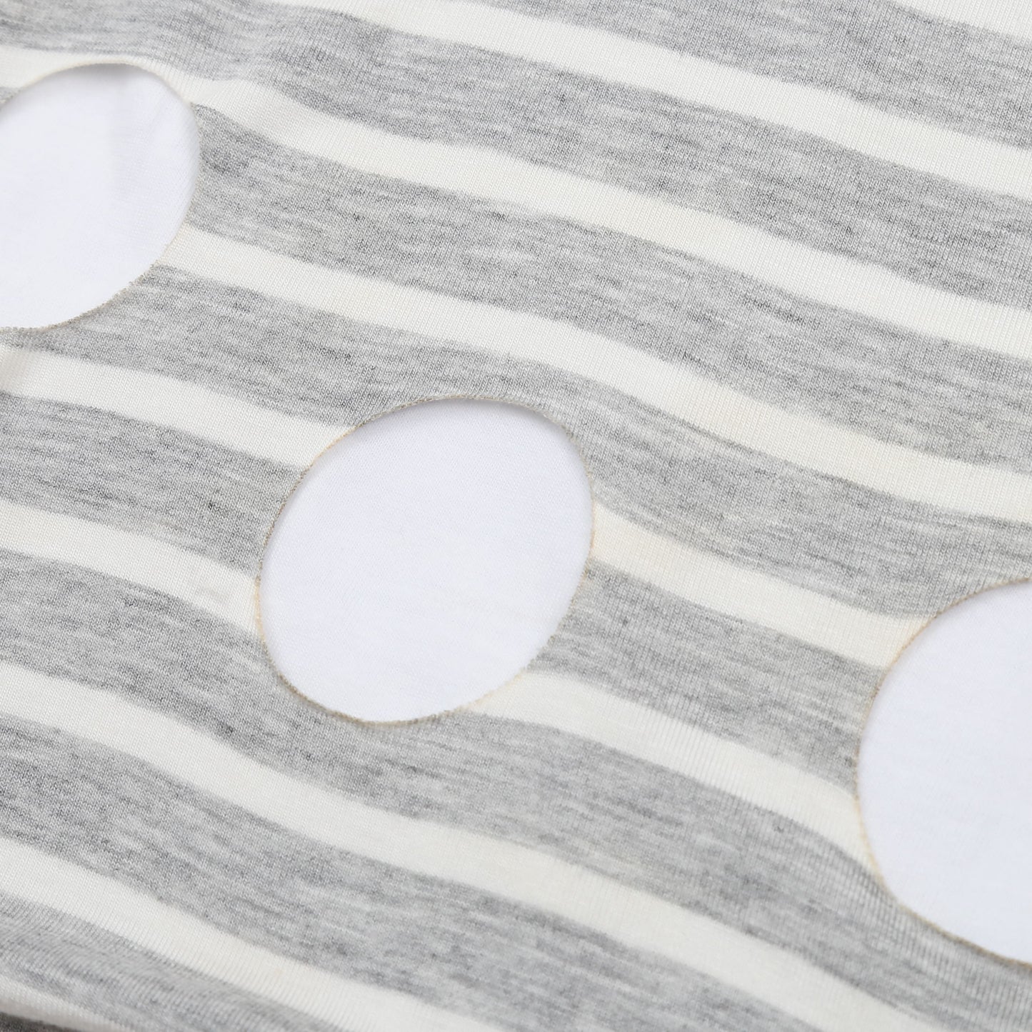 Pom Layer Stripes in Grey/White