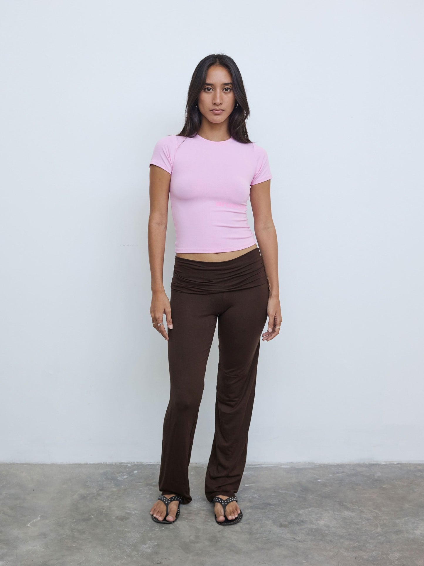 Merch Tee in Gum