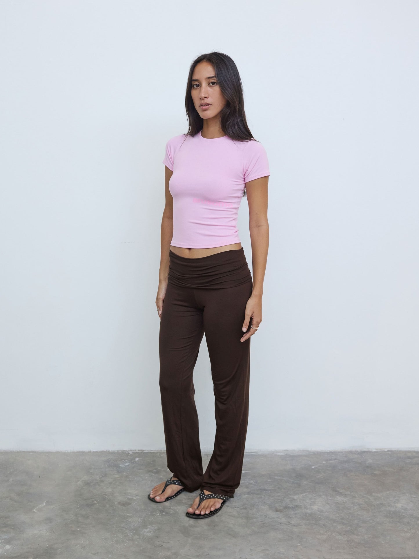 Merch Tee in Gum
