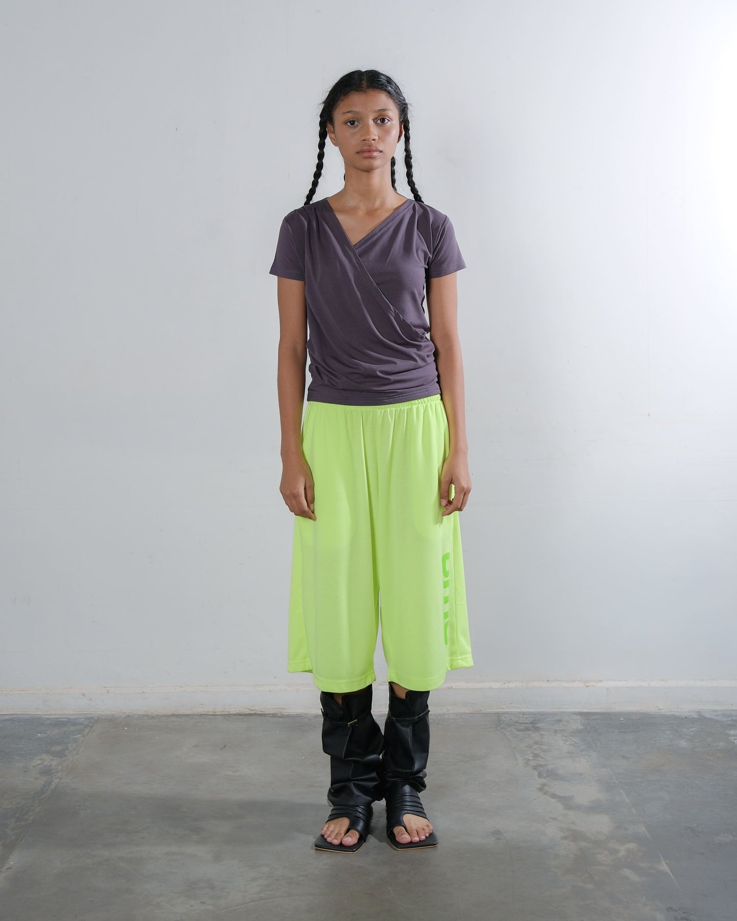 Dahlia Top in Dark Grey