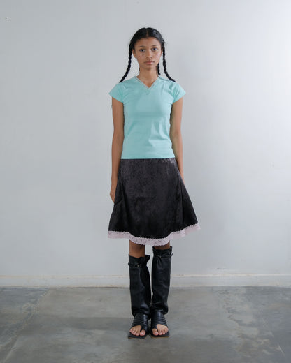 Lace V-Neck T-Shirt in Mint