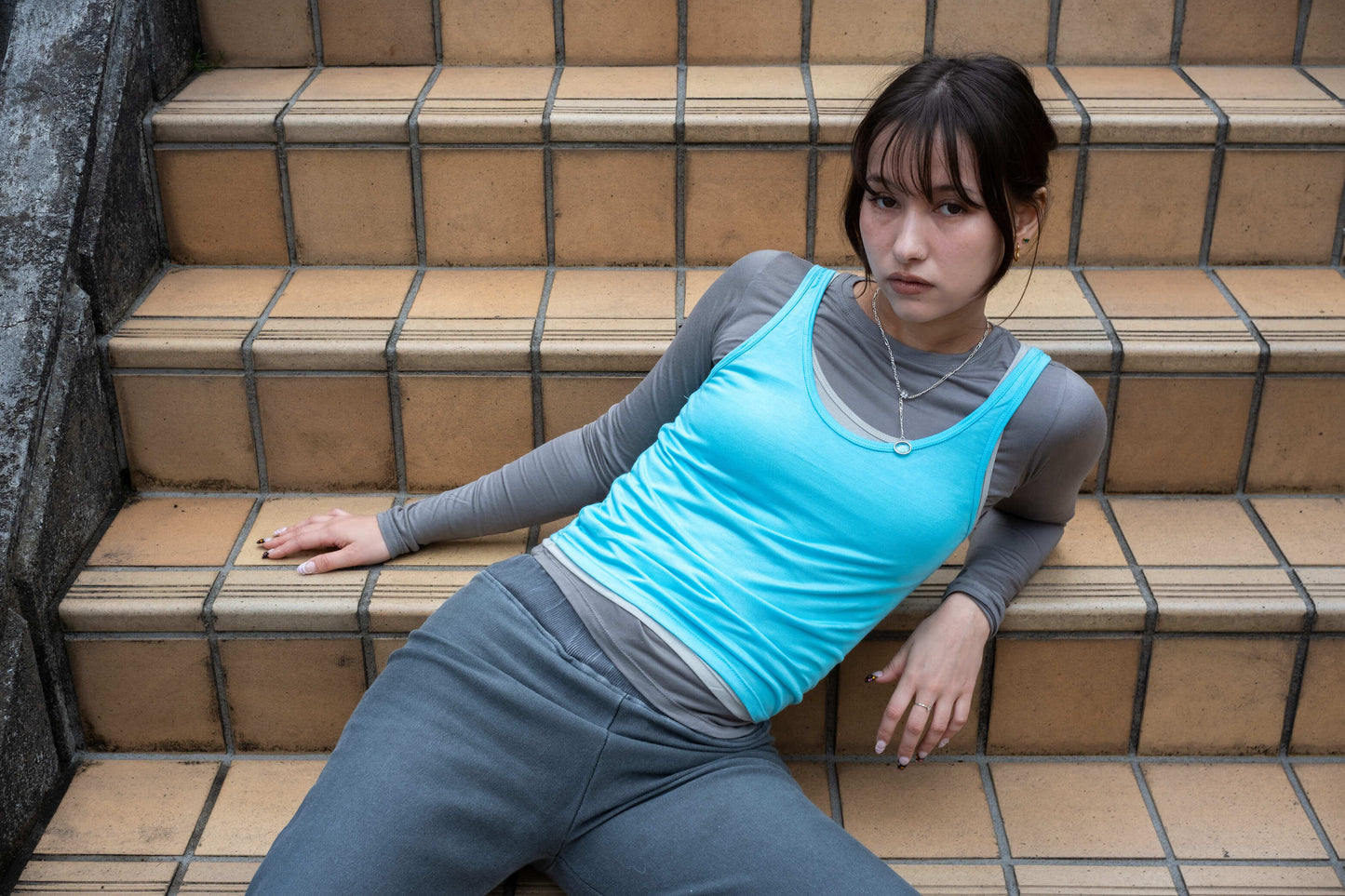 Long Sleeve Layered Top in Concrete/Smoke/Aqua