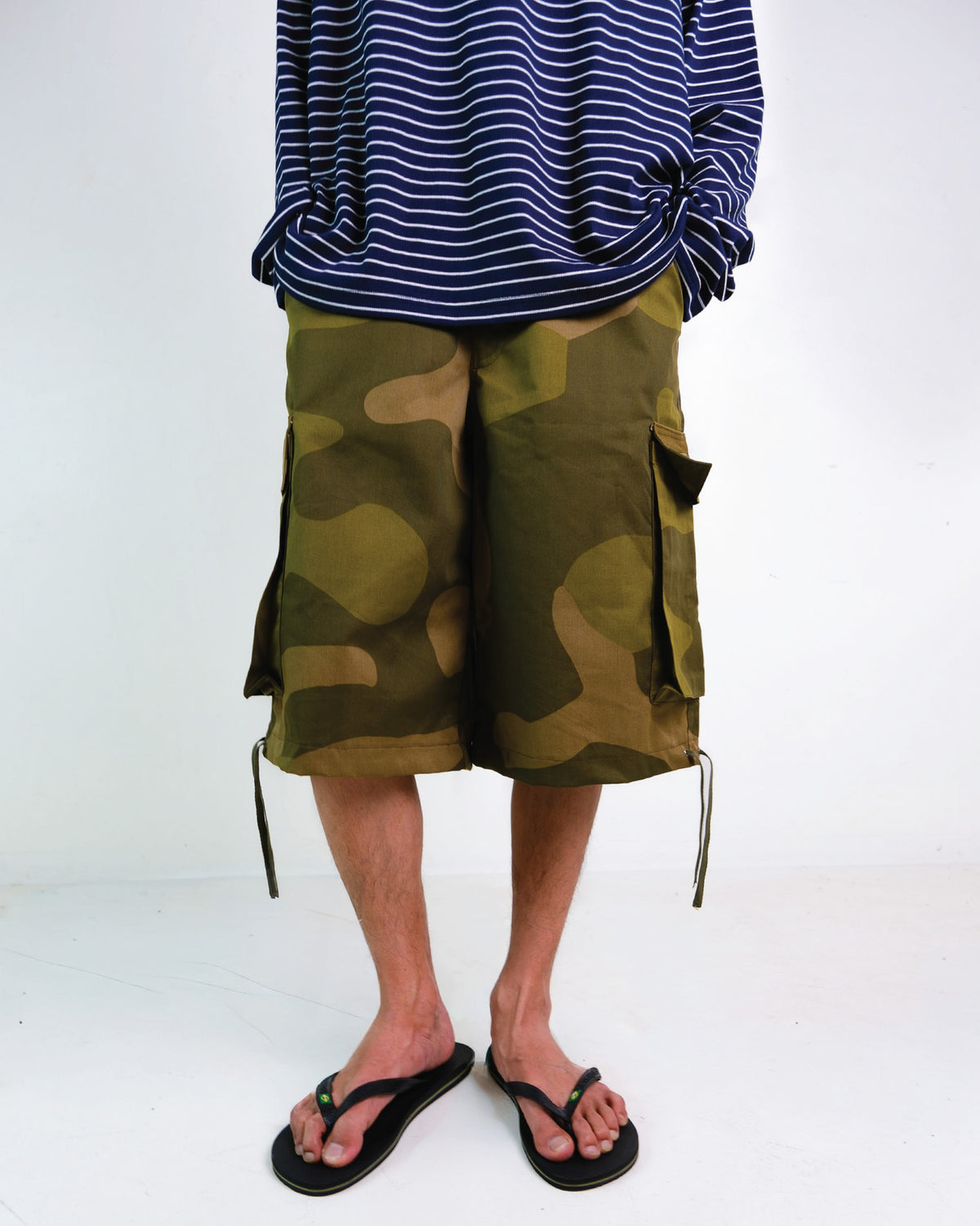 Relax Cargo Pants in Camo