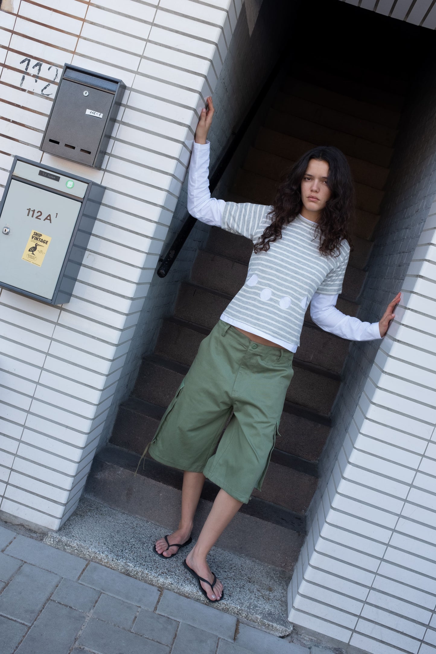 Pom Layer Stripes in Grey/White